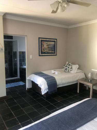 ROOM 6 - Self catering