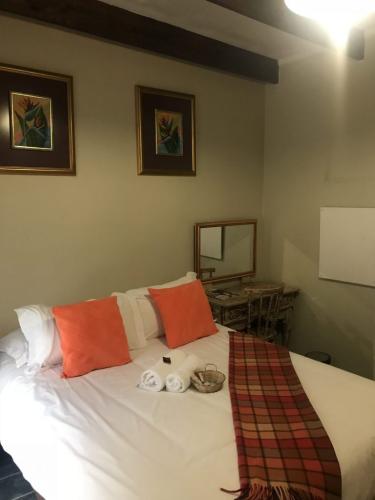 ROOM 1