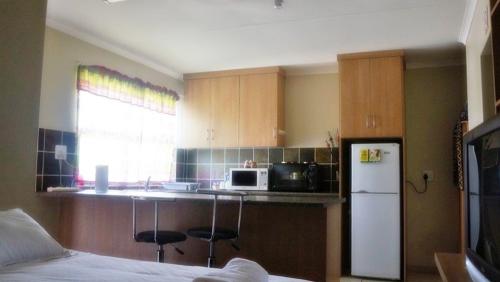 ROOM 9